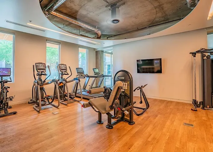 Phx Retreat Pool Gym Balcony Parking Apartment